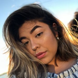 Meet your Posher, Adriana